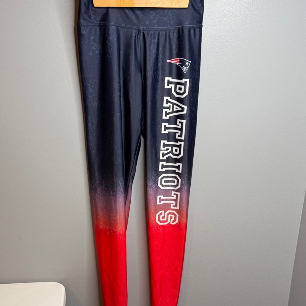 Patriots Women's Navy and Red Gradient Leggings